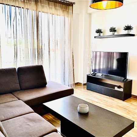 Bali Suites 101 Larnaca Esterno foto