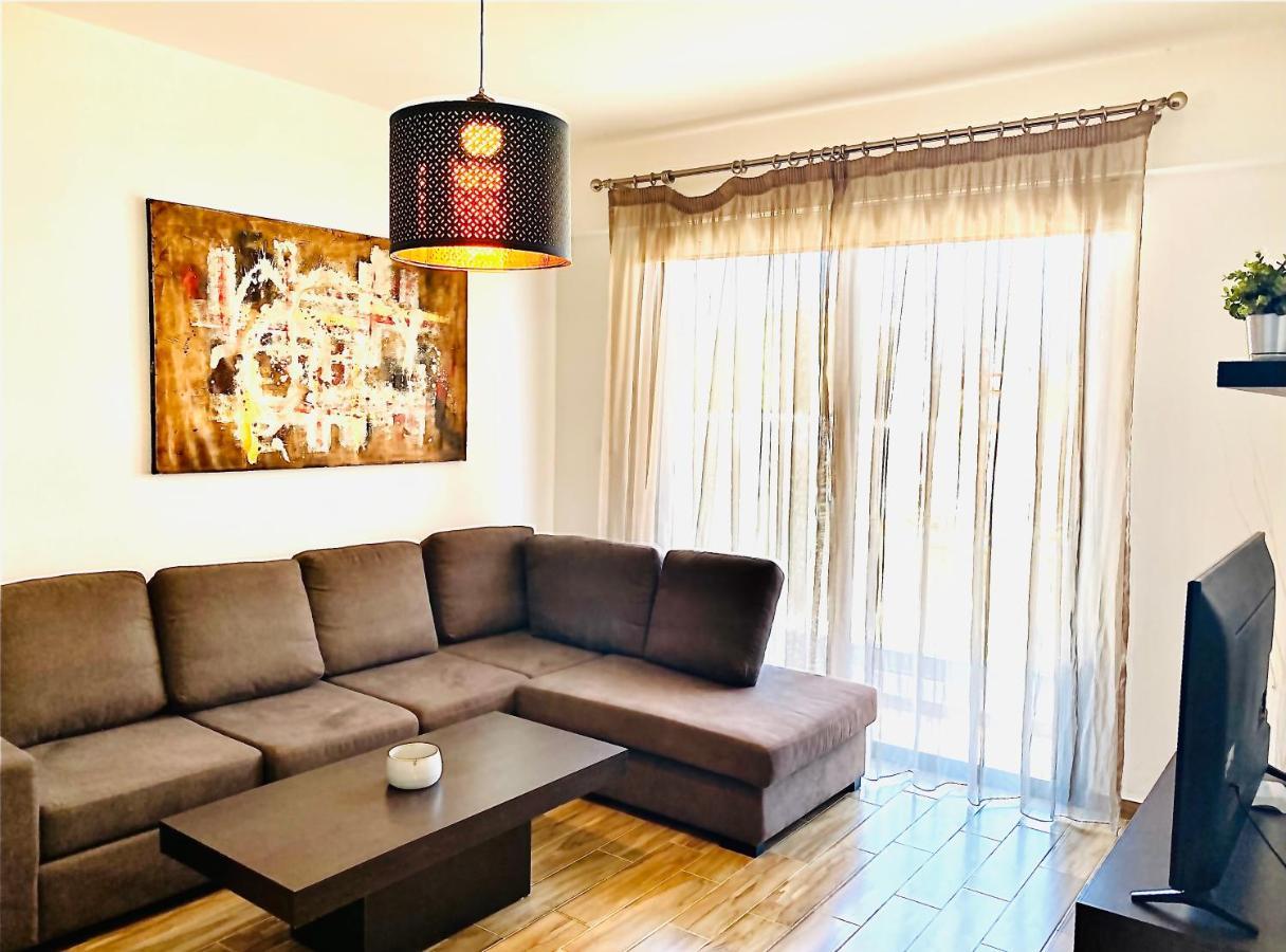 Bali Suites 101 Larnaca Esterno foto